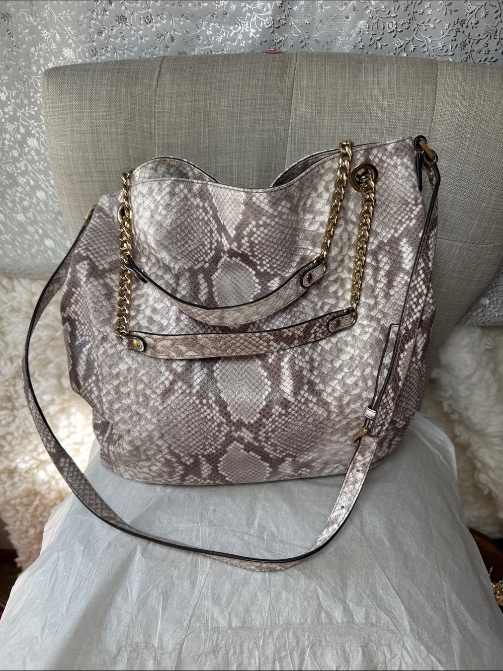 Michael Kors Beige Snake-Print Shoulder Tote with Matching Wallet - Picture 3 of 10